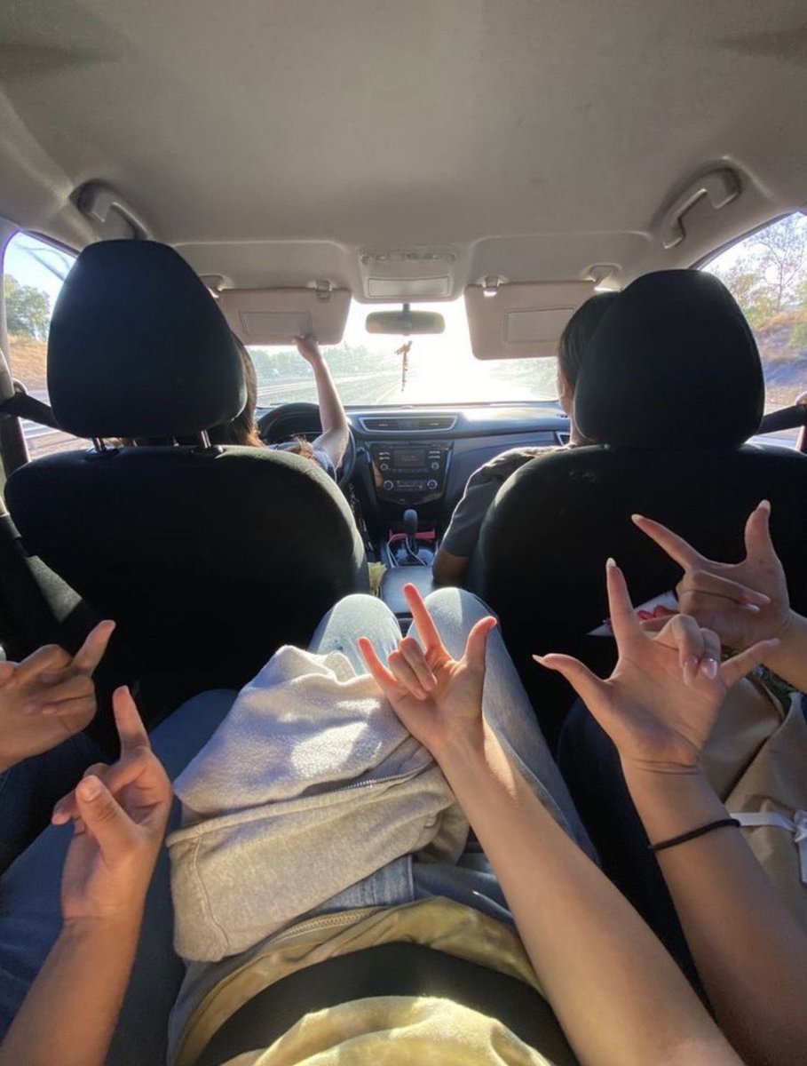 bdhrhl's tweet photo. Vamos a desayunar con @Jklikeus @Namjoonk7k @lu5kfk https://t.co/WvGbF6W5Qt
