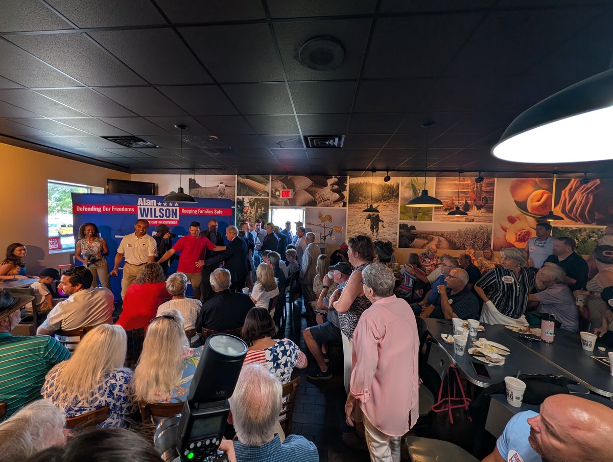IAmNickReynolds's tweet photo. Ted Cruz campaigning for Alan Wilson in Columbia today. Packed house.

Evette currently holding a GOTV rally in the Upstate. https://t.co/QJrFdqk46L