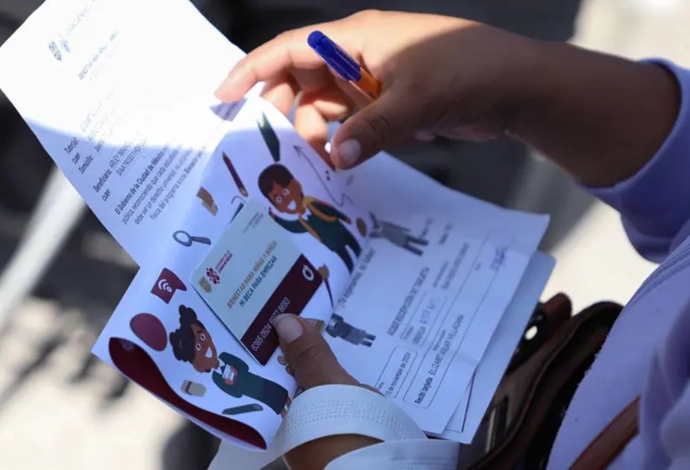 AFDiario's tweet photo. ¡Atención! Abre registro la Pensión Bienestar y cierra el de becas en CDMX  - @claidoashein @HectorHerreraAR   https://t.co/CgTi92248u A TRAVÉS DE @AFDiario https://t.co/I56NjxA7wu