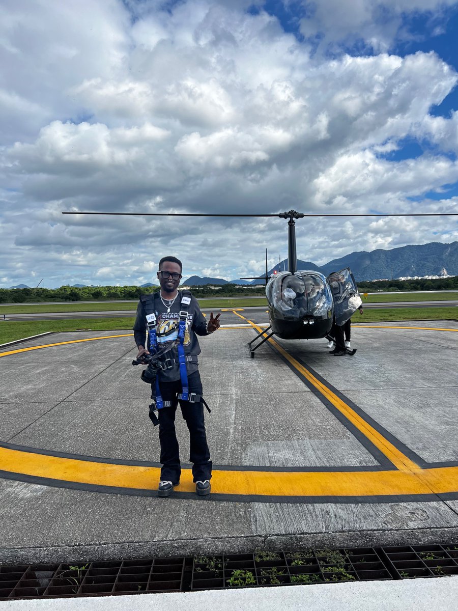 EyeofBlaxz's tweet photo. Blaxz in Brazil! 🇧🇷💎🦇 https://t.co/z3ZOO0cvPx