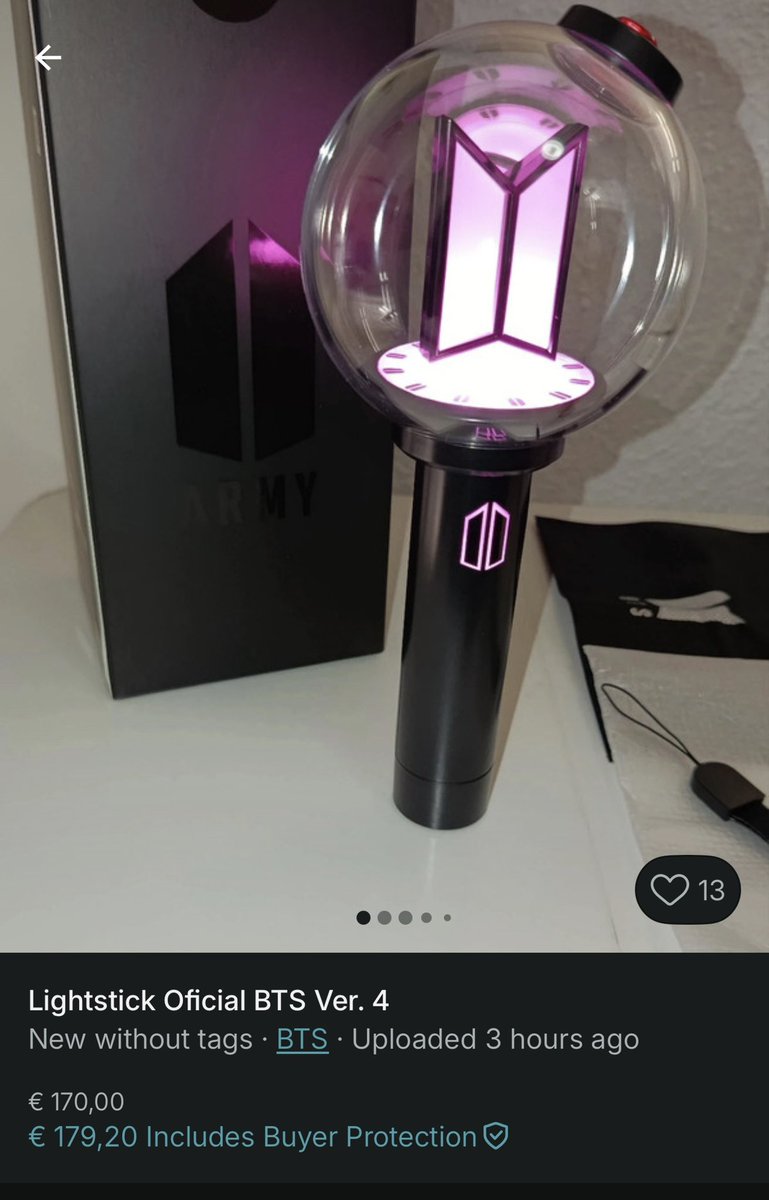 Yusraah19's tweet photo. Okay tough times n shit but why would you be so greedy bruh💀 thats crazy €170 for the lightstick. I genuinely hope no one buys it. Lets try at the venue :) or weverse pickup https://t.co/ZNPBCqSgKx
