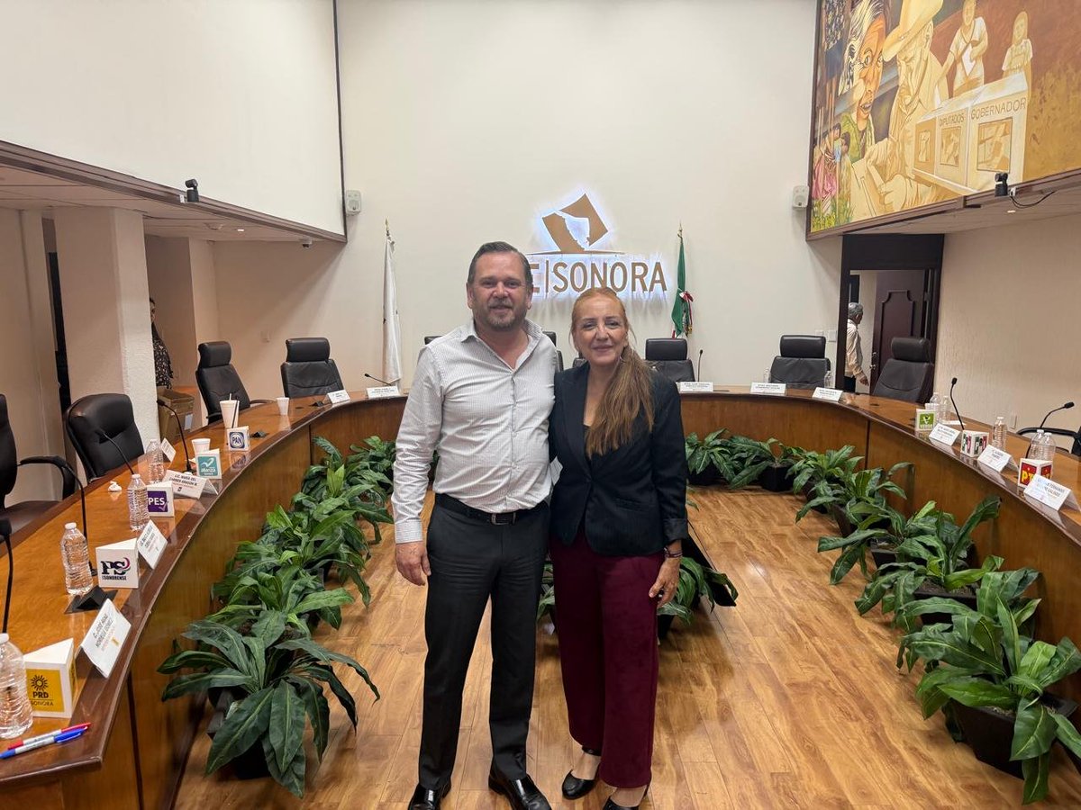 ArmentaJudithC's tweet photo. Asistimos hoy al Instituto Estatal Electoral y de Participación Ciudadana de Sonora (IEE Sonora) para conocer una interesante propuesta de armonización de la Ley de Instituciones y Procedimientos Electorales del Estado de Sonora (LIPEES).

La exposición realizada ante las representaciones de los partidos políticos por el consejero presidente, Nery Ruiz Arvizu, fue clara y detallada. Corresponde ahora a cada partido realizar el análisis y la reflexión interna sobre los planteamientos presentados.

Agradezco el acompañamiento del representante de nuestro partido ante la autoridad electoral, Antonio Gallardo Galaz, así como del abogado del área jurídica de Morena, Israel Márquez Bustamante.