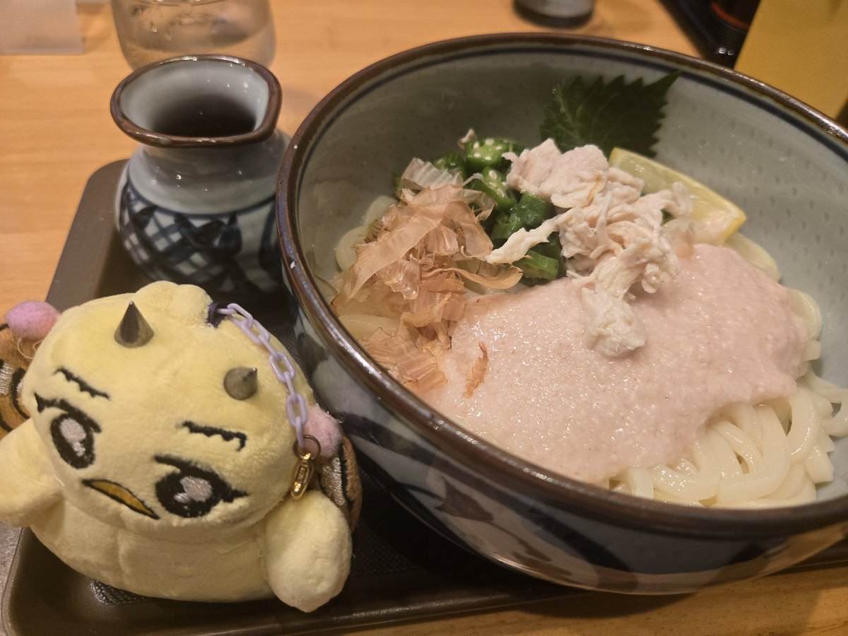 koshi0927's tweet photo. 八代のウエストでまこさん番組のコラボうどんを食べました😋7月5日まで熊本県内と何故だか毎回町田店😅(値段は少しだけ東京価格になる)
#ゆらぴよといっしょ https://t.co/82Q0KZ8We9