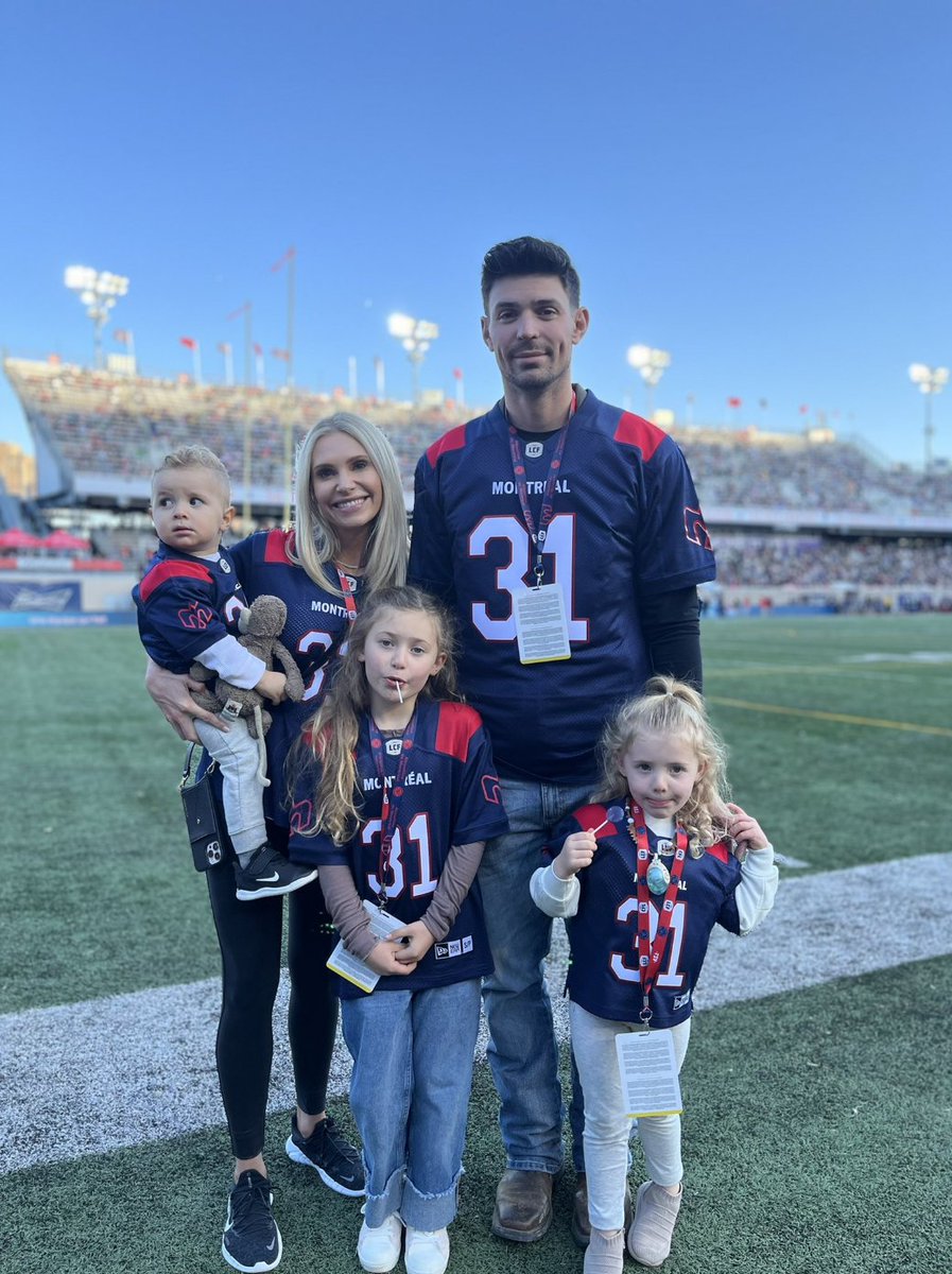 MTLAlouettes's tweet photo. Félicitations à Carey Price pour son intronisation au Temple de la renommée du hockey. 🏒👏
--
Congratulations to Carey Price on his induction into the Hockey Hall of Fame. 🏒👏 https://t.co/2qfGDWnEoR