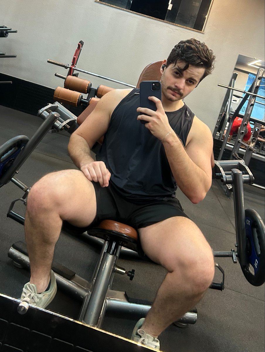Nick_Dorne's tweet photo. É….a temporada de treino está acabando https://t.co/qzQgI4EOJK
