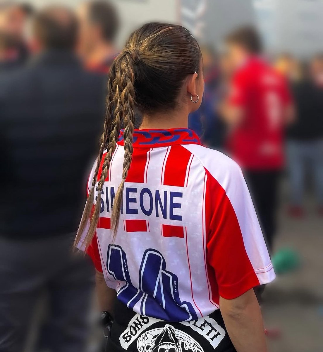 CarlaAtleti3's tweet photo. Mucho nombre de moda, mucha “estrella” de paso… y luego las camisetas al cajón. 
Mis camisetas solo tienen dos nombres, y sé que pase lo que pase esos no fallan. https://t.co/ofSIQ44AMI
