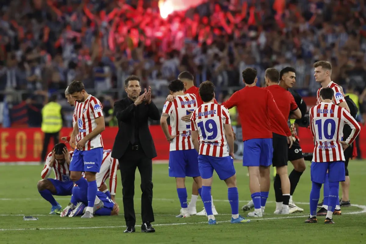 lavozdelatleti_'s tweet photo. Que se quieran quedar, no que se queden. https://t.co/IYdHF01PYb