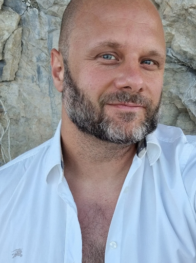WendyHawth's tweet photo. am i handsome? https://t.co/TMre6djjz0