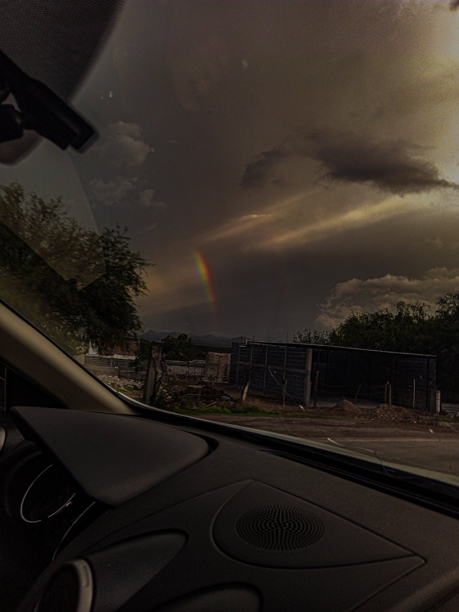 R23137975's tweet photo. Rainbow. https://t.co/Ingxuwh12M