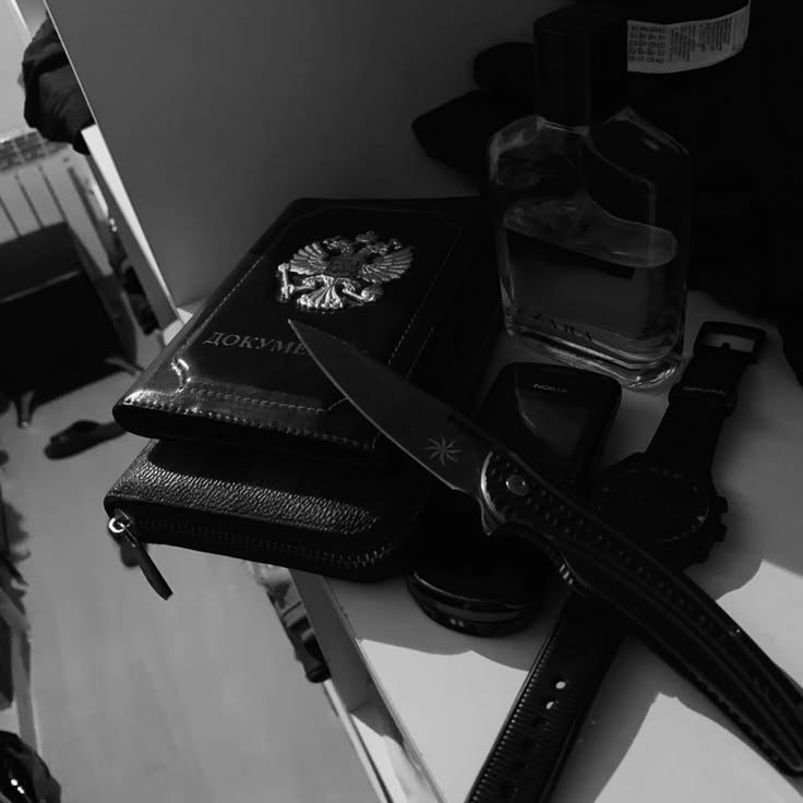 dxtsoldier's tweet photo. ⠀⠀⠀
⠀⠀Cerebrum eius  in  pavimentum  candidum  displosit, cranium  velut  vitrum, velut  speculum  confractum, dissiluit, et  quidquid  similitudinis  eius in me  residebat in  spectrum factum  est, umbra  vaga atque  diffusa.
⠀⠀⠀ https://t.co/1Zc8apwgbt