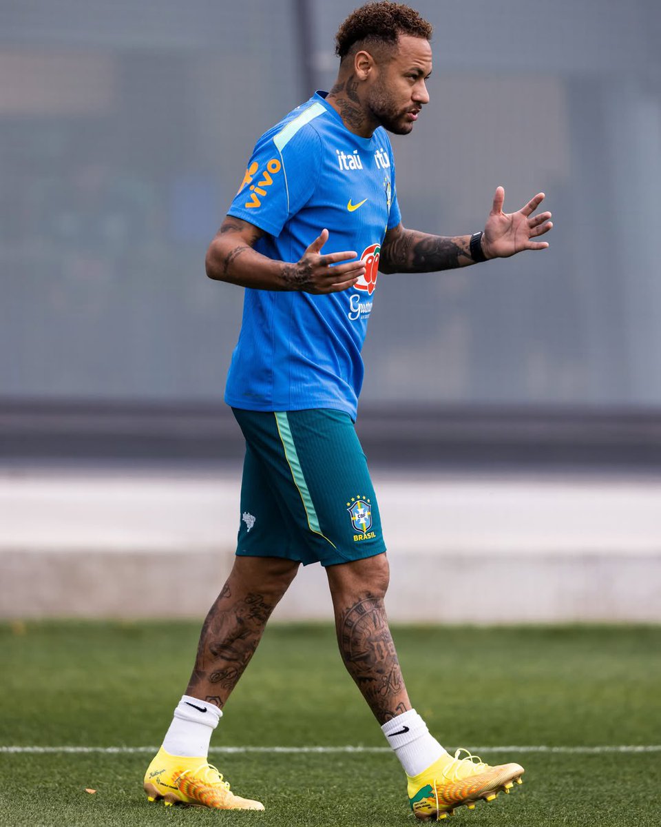 njdmarlon's tweet photo. Neymar no treino de hoje! 💪🏾🇧🇷 https://t.co/jDQ1afcHTq