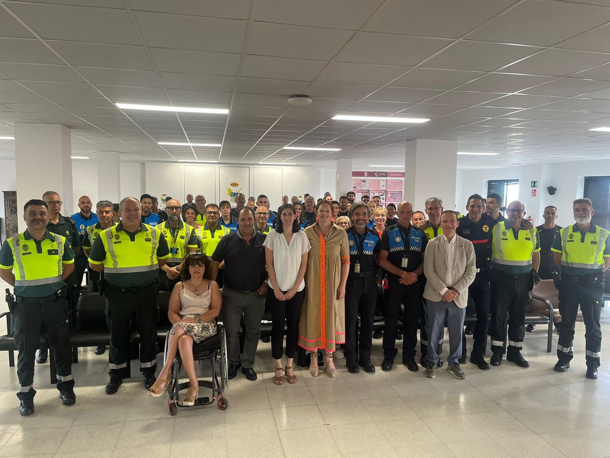irenecortesc5's tweet photo. 🟧🟧🟧 Hoy la Agencia de Protección Civil y Emergencias #APCE de la @jcyl ha participado en #Salamanca en la III Jornada teórica y técnica sobre la "Guía de Buenas Prácticas para la atención inmediata ante las víctimas de siniestros viales ". https://t.co/UI8CjCD1NK