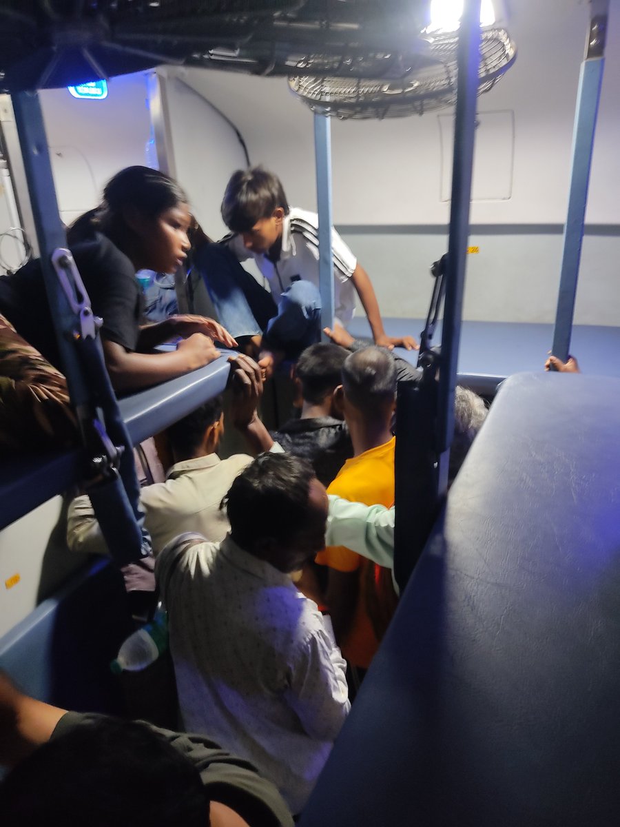ramuknama's tweet photo. @RailMinIndia @RailwaySeva @AshwiniVaishnaw
Travelling in Train No. 14342 Mussoorie Express, Coach S6. A large number of unauthorized passengers entered the reserved sleeper coach at Haridwar, causing inconvenience and discomfort to reserved passengers. Kindly take immediate actn https://t.co/sEyjyMT9Va