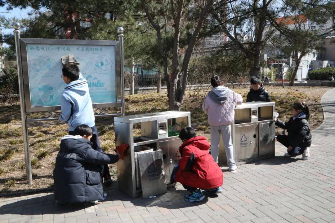 555555ggdjj's tweet photo. Join our neighborhood cleanup this Sat (9am at Central Park)! Bring gloves u0026 smiles—let’s tidy our block together, neighbors! https://t.co/Y3Jr9i4hoL