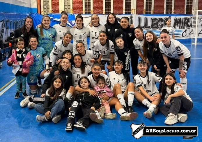 AllBoysLocura's tweet photo. Futsal Femenino: Gran victoria de #AllBoys por 4 a 0 contra #RiverPlate..
Con goles de Luciana Natta x2; Priscila González y otro de Dulce Ríos!! https://t.co/YzbIPADMtD