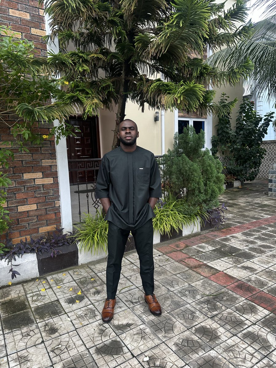 MbatoTeddy's tweet photo. Outfit Check ✅✅
#trending #lifestyle  #EntrepreneurLife #viral https://t.co/dPjPvbNLh2