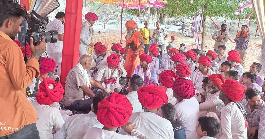 otaramjidewasi's tweet photo. श्री ब्राह्मणी माताजी (बाण माता) मंदिर, बावल खेड़ा में आयोजित 18वें वार्षिक भव्यतिमव्य मेले में शिरकत करने का सौभाग्य प्राप्त हुआ।

माँ ब्राह्मणी माताजी के पावन दरबार में दर्शन कर प्रदेश एवं क्षेत्र की सुख-समृद्धि, खुशहाली और जनकल्याण की कामना की। धार्मिक एवं सामाजिक आयोजन हमारी संस्कृति, परंपरा और आपसी एकता को और अधिक सशक्त बनाते हैं।
इस अवसर पर उपस्थित श्रद्धालुओं एवं समाज बंधुओं से आत्मीय संवाद कर उनका स्नेह एवं आशीर्वाद प्राप्त हुआ।

जय माँ ब्राह्मणी माताजी। 🙏