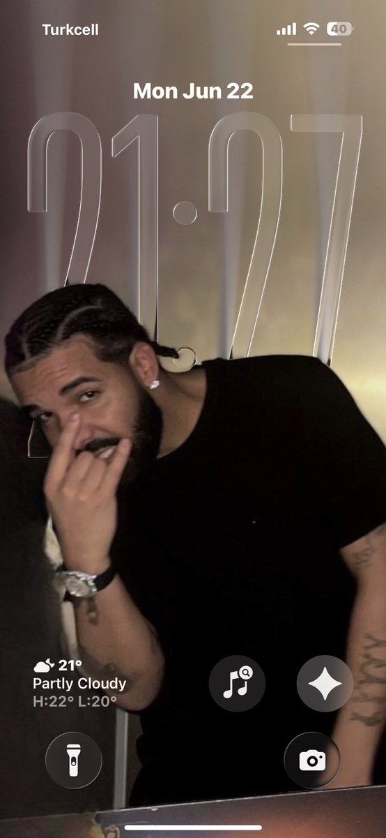 J4NICESTFU's tweet photo. bizim drake bagimliligi https://t.co/h41F5zdI04