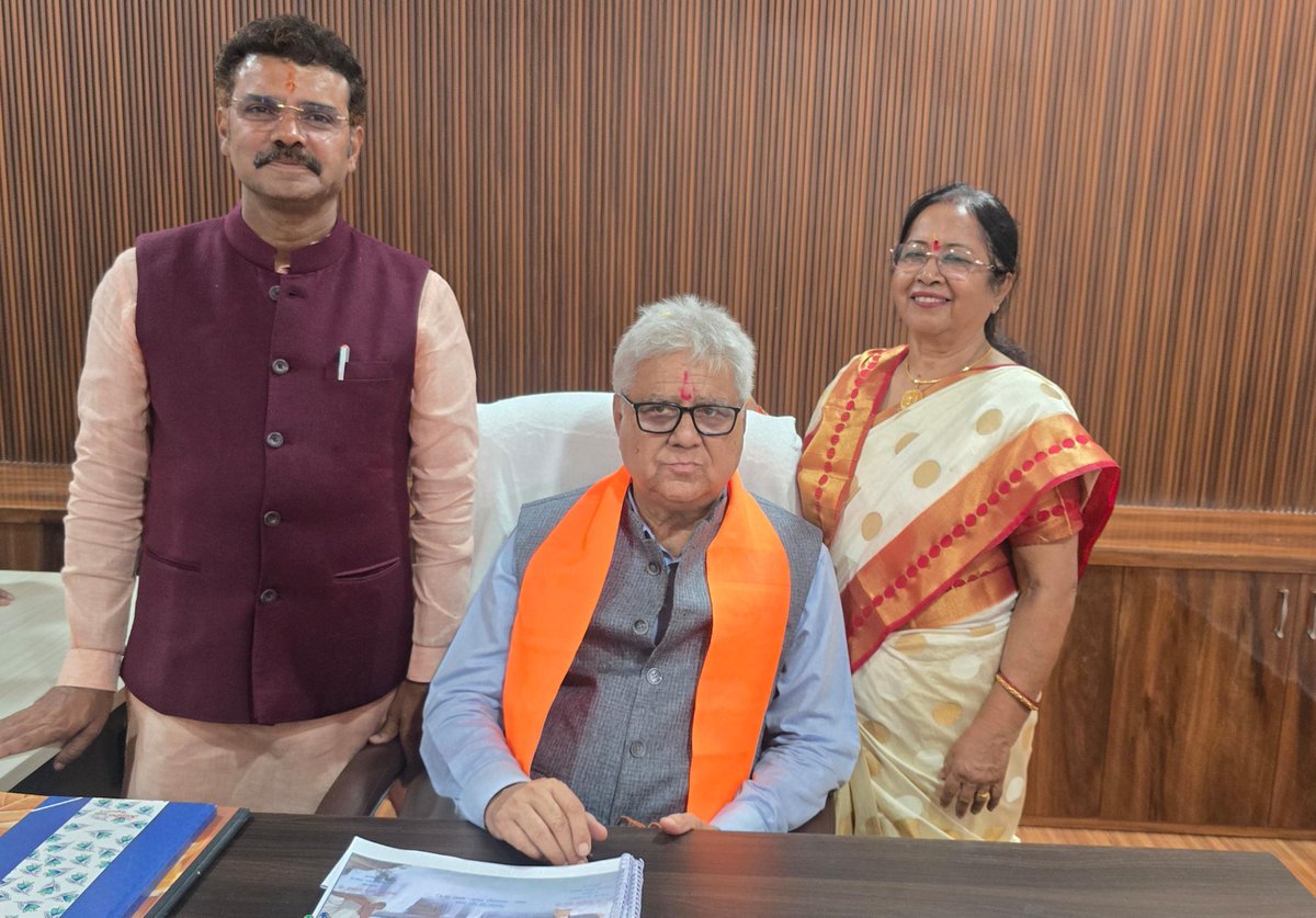 pandey_sanjay_'s tweet photo. आज जगदलपुर के फिरंता बाजार स्थित पुराने अधीक्षण अभियंता कार्यालय, कुम्हरपारा परिसर में इंद्रावती बेसिन विकास प्राधिकरण कार्यालय के उद्घाटन कार्यक्रम में माननीय उपाध्यक्ष श्री #शरद_अवस्थी जी के साथ सहभागिता की।
@BJP4CGState @BastarDistrict @Tejpalsharma079 #office #innogration https://t.co/iHON2ef1mW