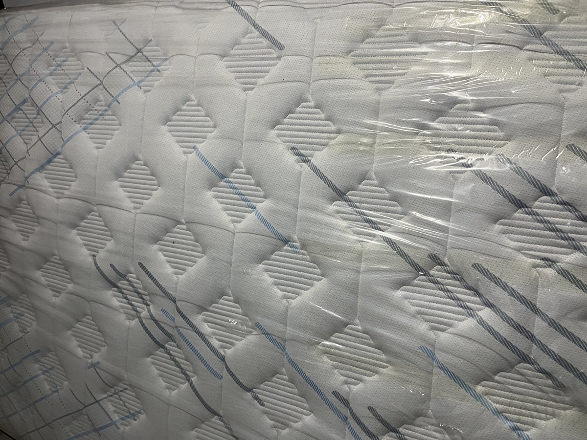 Jamani_Khanyi's tweet photo. My biggest purchase has finally arrived ❤️❤️❤️🥳🥳🥳🥹🥹🥹.

I bought bed 🛏️ with my Elon money  🙌🏾❤️🥹 https://t.co/Q5dEV4ZwQd