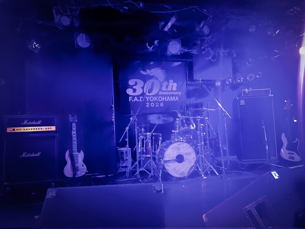 cosoado's tweet photo. 昨日は横浜F.A.Dへ。ADAM atとAlaska Jam、大好きなバンドを一緒に観られてテンション爆上がったー(⁠.⁠❛⁠ ⁠ᴗ⁠❛⁠.⁠)🎶✨️！
初見のイチロックさんもフロア全体をステージにするスタイルでめっちゃ楽しかったー！月曜から全力に楽しい時間を過ごせた勢いで、今週も定時あがりで乗り切ろう🎶 https://t.co/gFyvRnEKyz