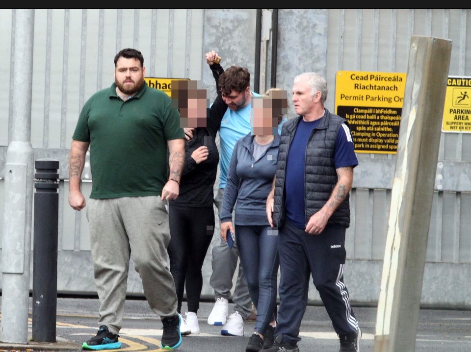 LouiseRawAuthor's tweet photo. 3 men, father &amp; sons, pled guilty after an attack on a 14 year old girl &amp; her baby nephew with a MACHETE.

The brave girl shielded the baby with her body.

There have been no riots.
And the far right tell us white people don’t commit bladed attacks…

Thoughts with the victims https://t.co/E15hQFq9Nv