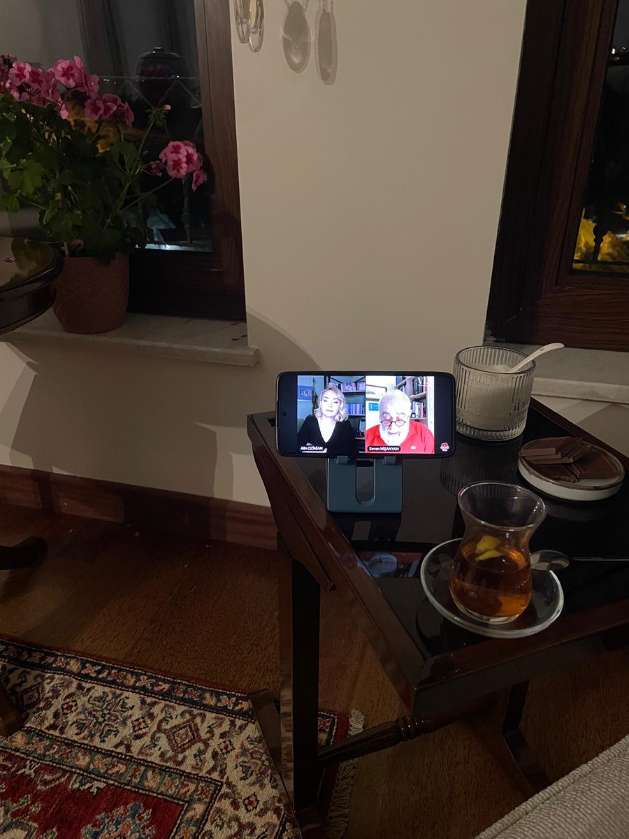 Kacekmek's tweet photo. 1.sezon 1.bölüm https://t.co/pwURbUVVWA