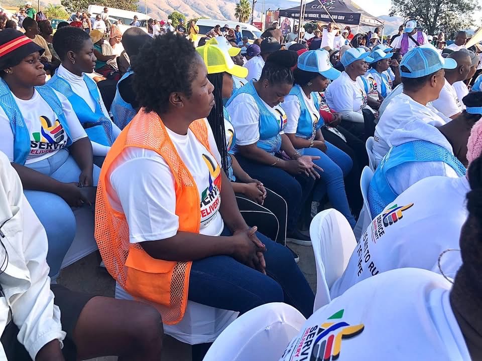 SDParty_'s tweet photo. ICYMI: Pioneer Mandla Msibi joined by the municipal Coordinator Pioneer Stan Milanzi visited the community of Umjindi to formally introduce the party to the community and share its vision. As the newly formed organisation, we are humbled by the level of warmth and love showed by our communities towards the party and its vision.