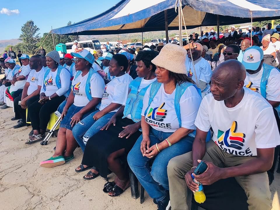 SDParty_'s tweet photo. ICYMI: Pioneer Mandla Msibi joined by the municipal Coordinator Pioneer Stan Milanzi visited the community of Umjindi to formally introduce the party to the community and share its vision. As the newly formed organisation, we are humbled by the level of warmth and love showed by our communities towards the party and its vision.