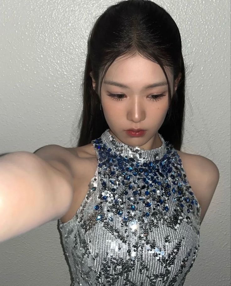 yooneepy's tweet photo. This Jiyoon's look was life changing https://t.co/GNUOnlLoBC