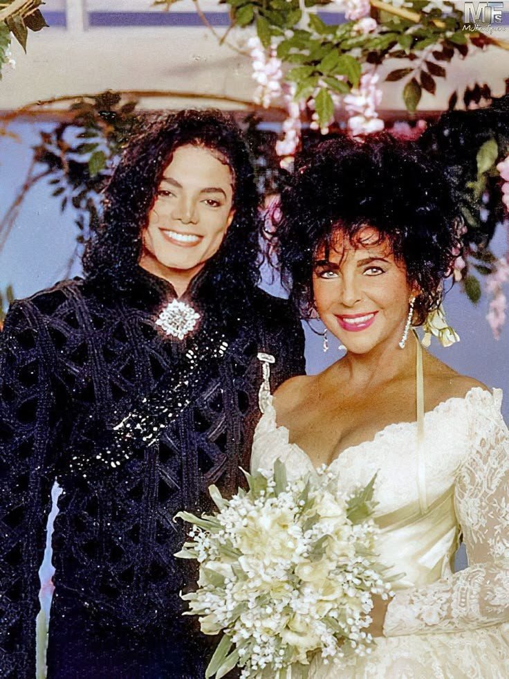 mjchewingum's tweet photo. got all dolled up as if he were the groom himself https://t.co/S49xIyNlFN