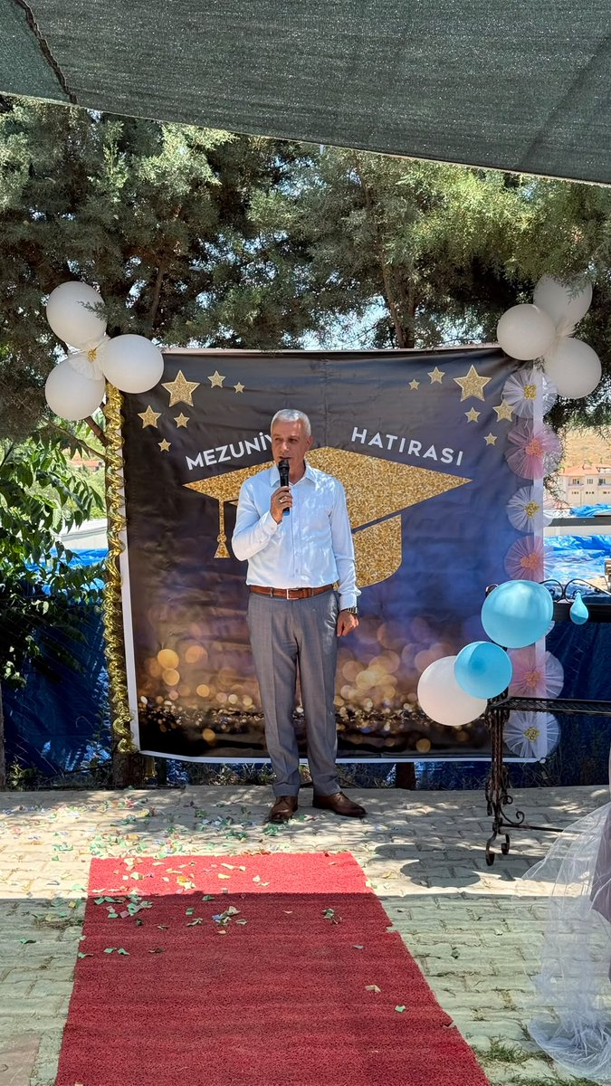 YazIlce's tweet photo. 1) Durucasu Ortaokulu ve İmam Hatip Ortaokulu öğrencilerimizin Mezuniyet Töreni, duygu ve gururun bir arada yaşandığı anlamlı anlara sahne oldu.

İlçe Millî Eğitim Müdürümüz Sayın Sadun KILINÇ ve Şube Müdürümüzün katılımlarıyla gerçekleşen programda, öğrencilerimiz emeklerinin+ https://t.co/juH3nNzeTk