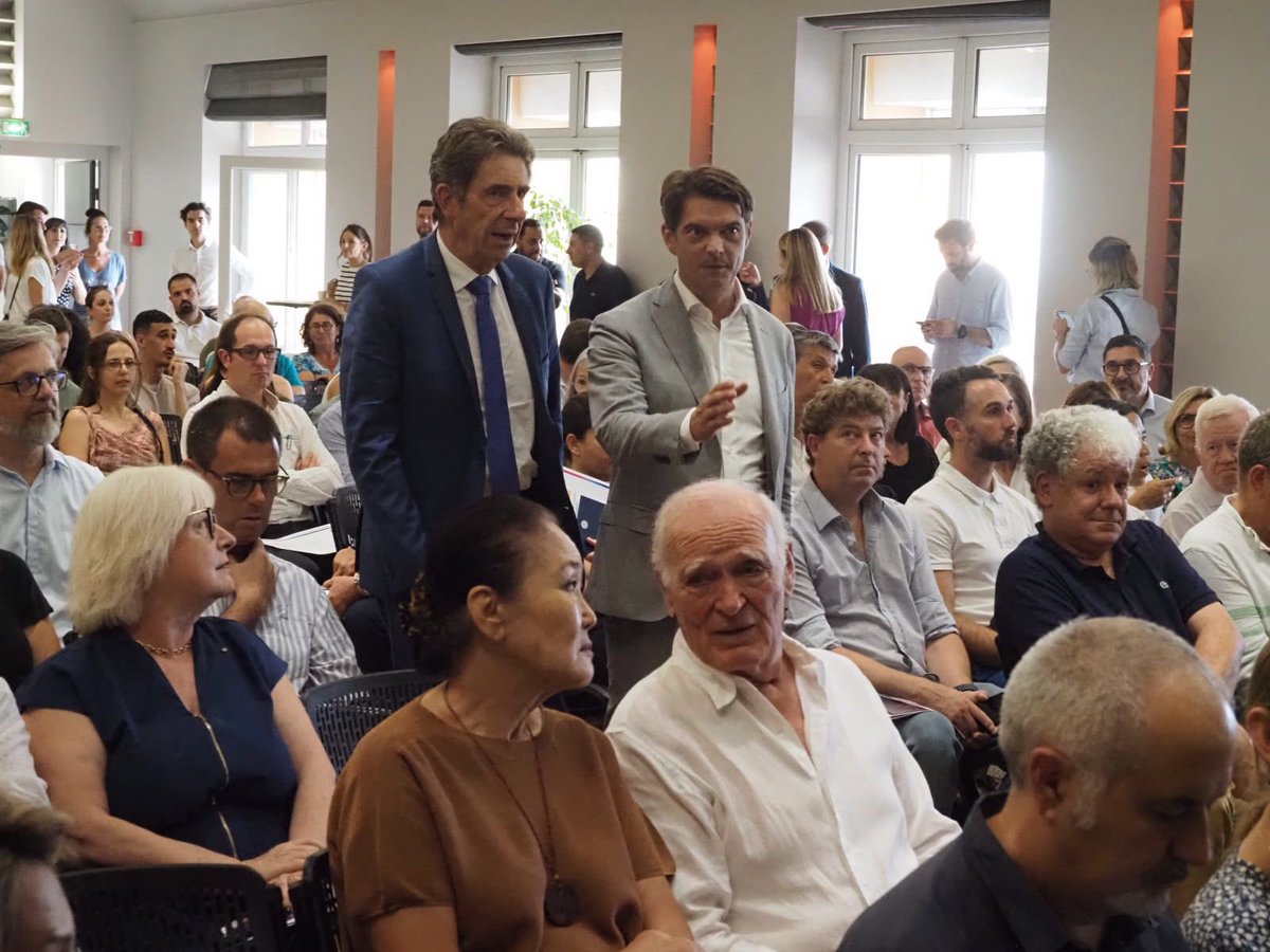 ca_ginesy's tweet photo. Ce soir à Grasse, cette conférence le prouve : l’IA et la création olfactive ne font qu’un. Aux côtés de @JeromeViaud, @DavidKonopnick et @LandiMarco1943, nous avons partagé des échanges passionnants grâce à des intervenants de haute volée.

Une certitude : l’IA n’est pas l’ennemie de nos "nez", c’est un levier puissant au service de l’Homme.