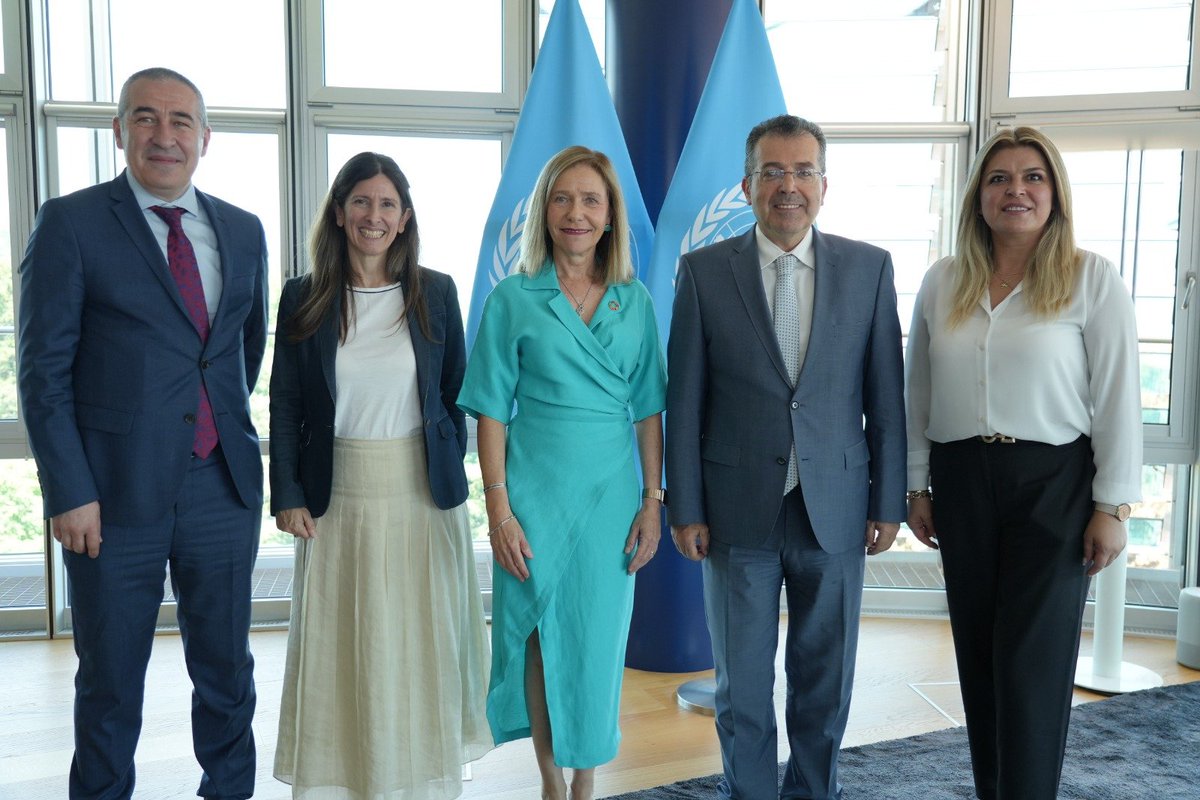 VolkanMCoskun's tweet photo. İsviçre'nin Cenevre şehrinde, Yürütme Konseyi Üyesi olduğumuz Dünya Meteoroloji Örgütü’nün (WMO) Genel Sekreteri Sn. Dr. Celeste Saulo ile bir araya geldik. Görüşmede, WMO'nun faaliyetleri ve Yürütme Konseyi gündemine ilişkin konular hakkında istişarelerde bulunduk. https://t.co/CecPpoI3cZ