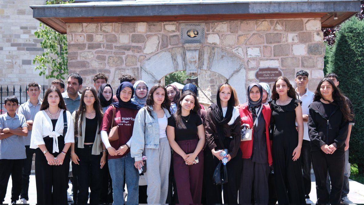 karataygm's tweet photo. Karatay Gençlik Meclisi olarak, Celaleddin Karatay Mesleki ve Teknik Anadolu Lisesi öğrencilerimizin katılımıyla Karatay'ın tarihi ve kültürel değerlerini yakından tanıma fırsatı bulduğumuz şehir gezimizi verimli ve keyifli bir şekilde gerçekleştirdik. https://t.co/ii1ygoobUR