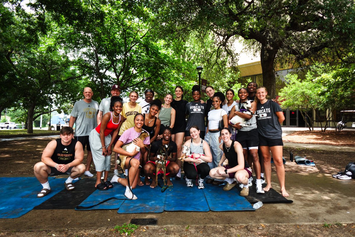 TXStateWBB's tweet photo. Anyone else having as good of a summer as us 😻

#EatEmUp https://t.co/ePSdxh0nQA