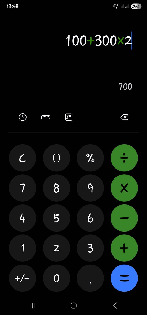 Michyta's tweet photo. @tugce190333 🤣🤣🤣🤣 iPhone y Samsung respectivamente... https://t.co/wQqsxzGfpc