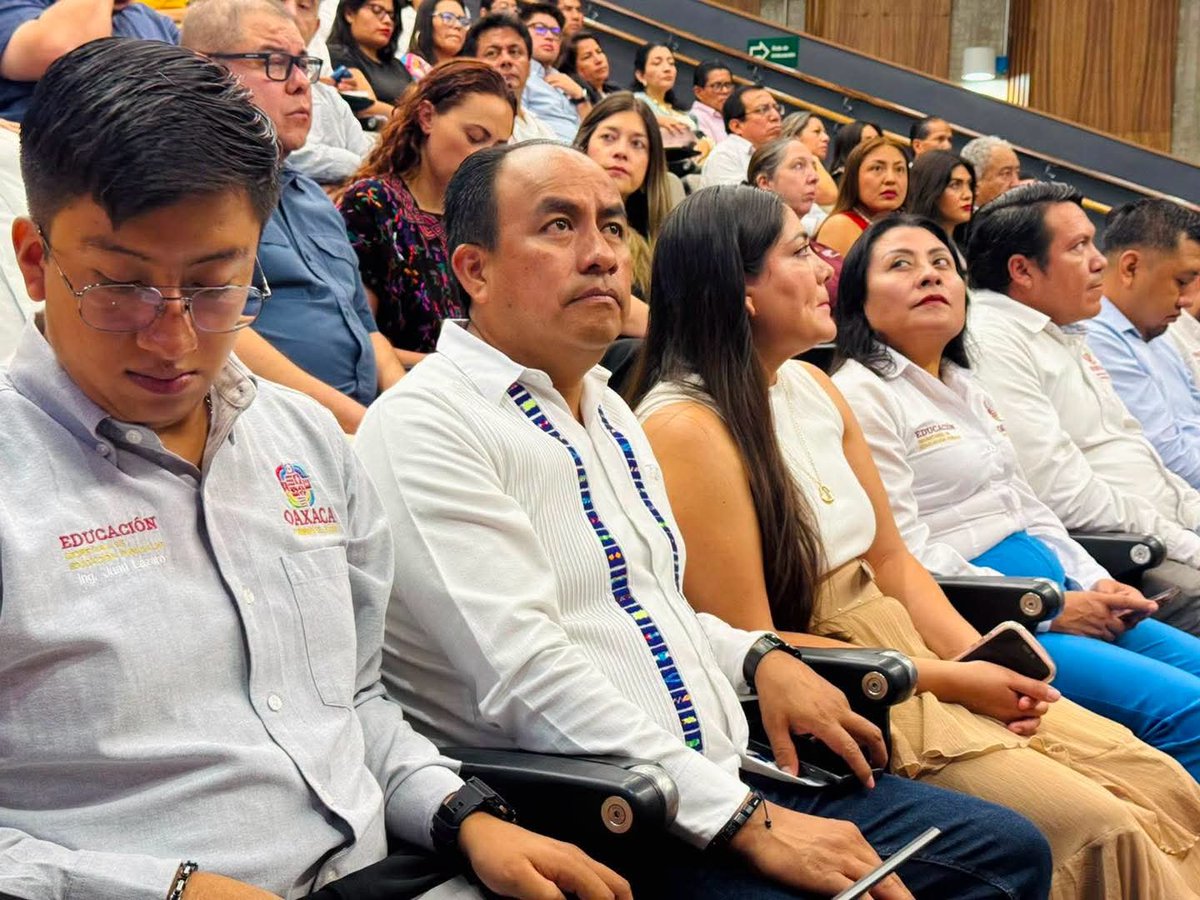 SergioLopez_S's tweet photo. Asistimos a la presentación oficial del Plan Estratégico Sectorial de Educación del Estado de Oaxaca, un instrumento clave para alinear la política educativa con los principios de la Nueva Escuela Mexicana, colocando al centro a nuestras y nuestros estudiantes.

Con este esfuerzo se inicia una nueva etapa para el sector, sustentada en la planeación estratégica, la inclusión, la equidad y la mejora continua de la enseñanza y el aprendizaje.

Desde el @CECyTEOaxaca nos sumamos con compromiso para transformar la educación en beneficio de las juventudes oaxaqueñas.

#CECyTEO