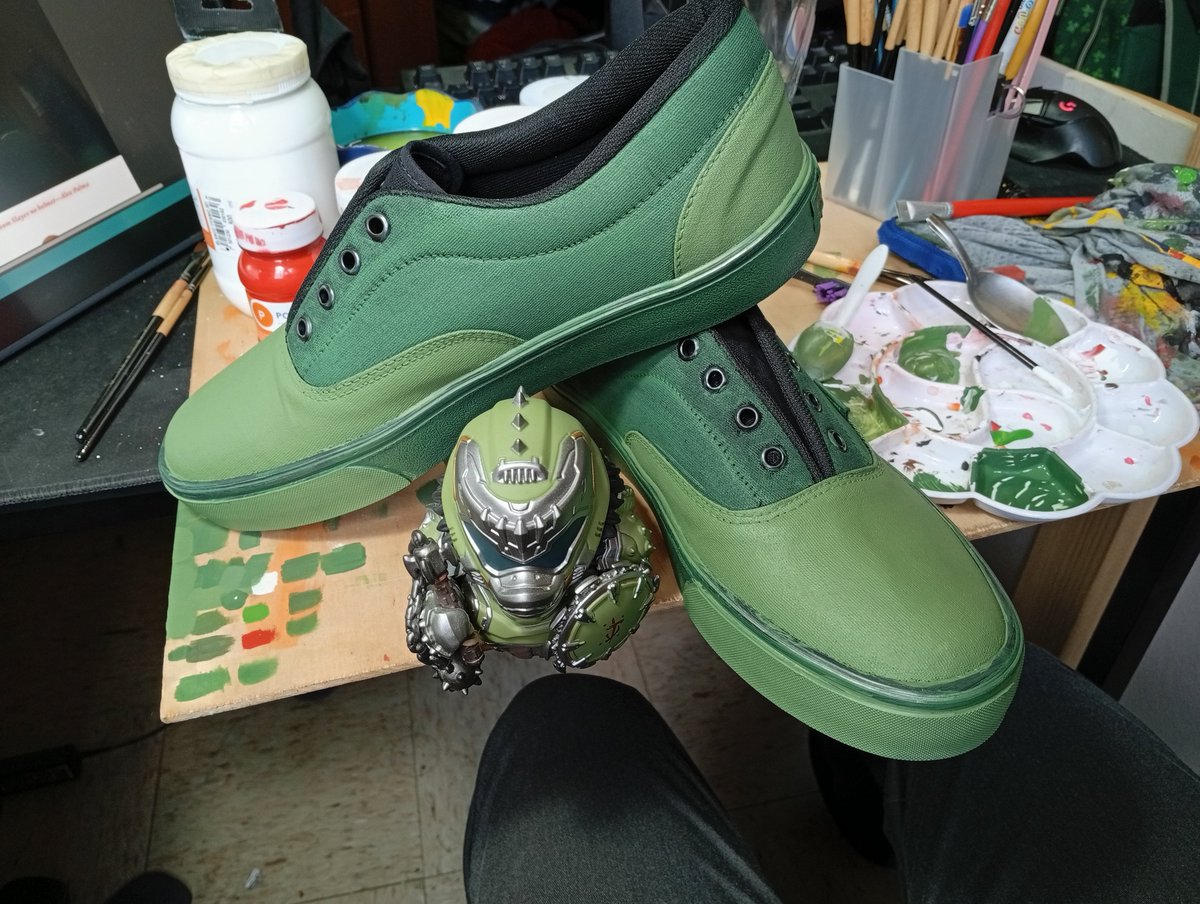 MrHeavenUwU's tweet photo. Aguas we, ese Slayer trae tenis
(WIP) https://t.co/p8T7OUYfCl