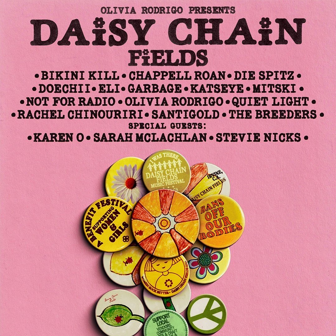 rachelfrupdate's tweet photo. Rachel Chinouriri sera présente au festival d’@oliviarodrigo le “Daisy Chain Fields” en Californie le 29 août ! 🩷 https://t.co/hXo1dCx3cT
