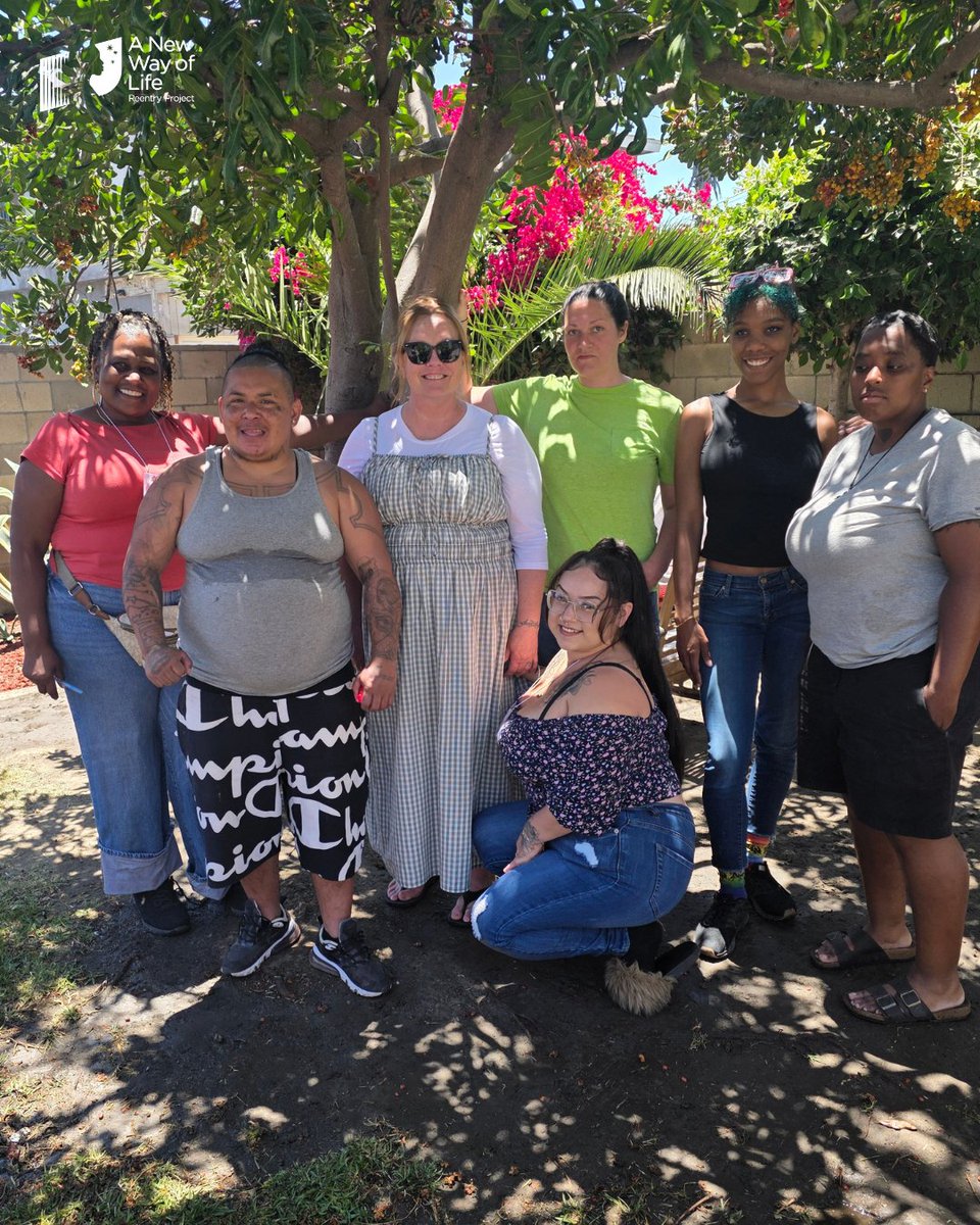 ANewWayofLife1's tweet photo. Saturday’s Agape Sacred Service was a beautiful day of community, compassion, and teamwork! Our residents came together to plant vegetables and beautify our safe homes.

Thank you to everyone who made it special!

#ANWOL #Agape https://t.co/q4iUAlCfEU