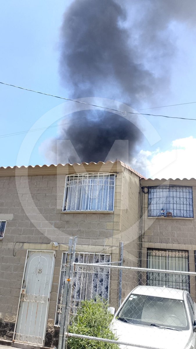 carlosmartinh's tweet photo. 🚒 Explosión de tanque de gas en Geo Villas del Sur genera una importante movilización de cuerpos de emergencia #AsíSucede #CarlosMartínHuerta https://t.co/2spsKKGCAU