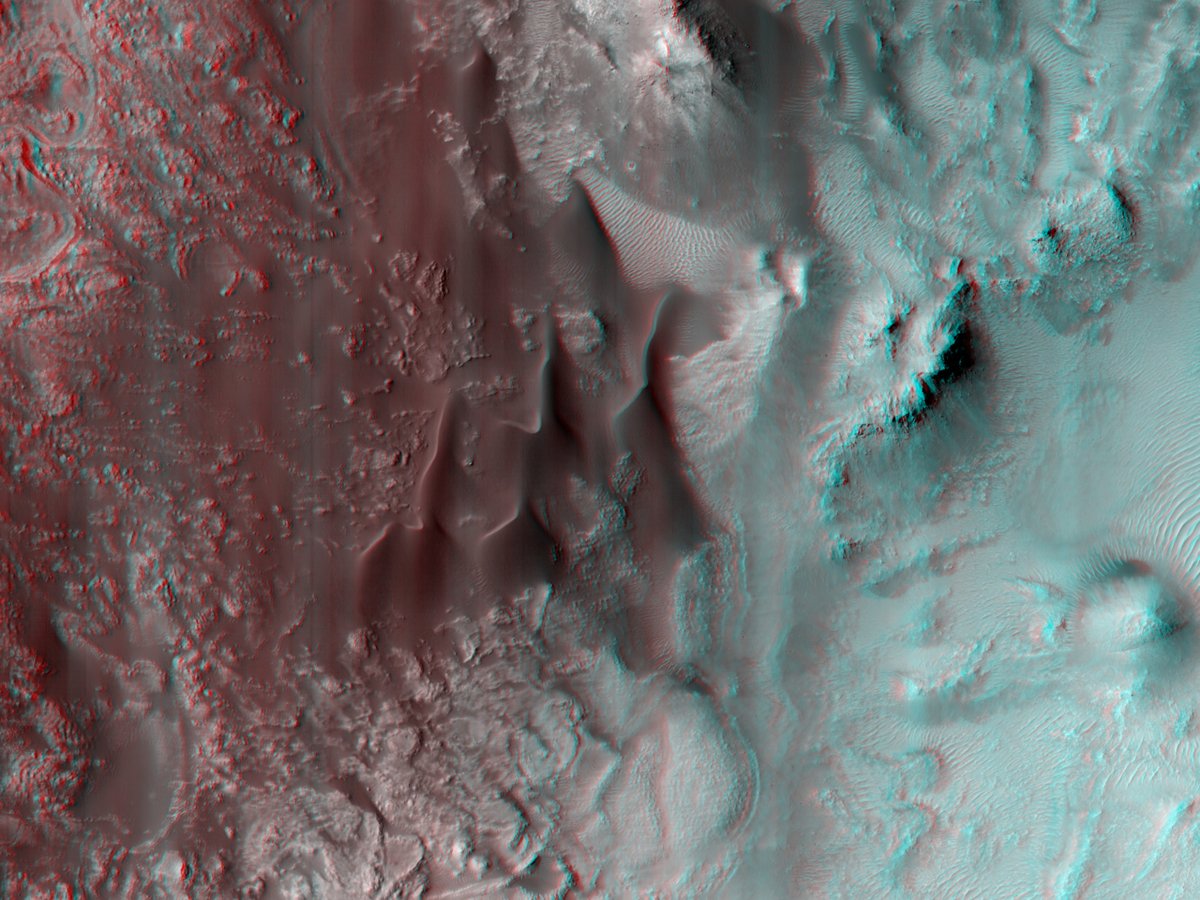 HiRISE's tweet photo. HiRISE 3D: A Survey of Dunes

Our objective: updating the USGS global inventory of dune fields on Mars and identification of many small dune fields at this locale. 

Full image: https://t.co/FhZ8E4SlJh
NASA/JPL-Caltech/University of Arizona
#Mars #NASA #science https://t.co/ckv3L0IlMj