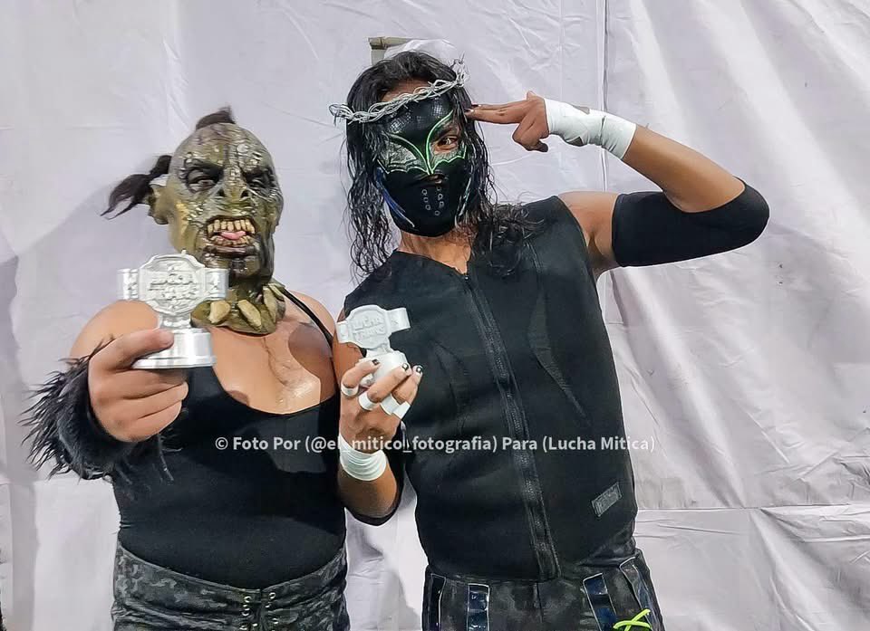 LuchaTransCDMX's tweet photo. Lucha en equipos logran la campanada una de las parejas jóvenes #Rocco &amp; #MetalXtreme que dejaron en el camino a los experimentados #Ancla &amp; #HalconDiabolico , los intrépidos #Topo &amp; #Castor &amp; la belleza de #SexyVioleta &amp; #XtremeDragon grandes acciones con LUCHA TRANS CDMX https://t.co/TXvLWvn3FE