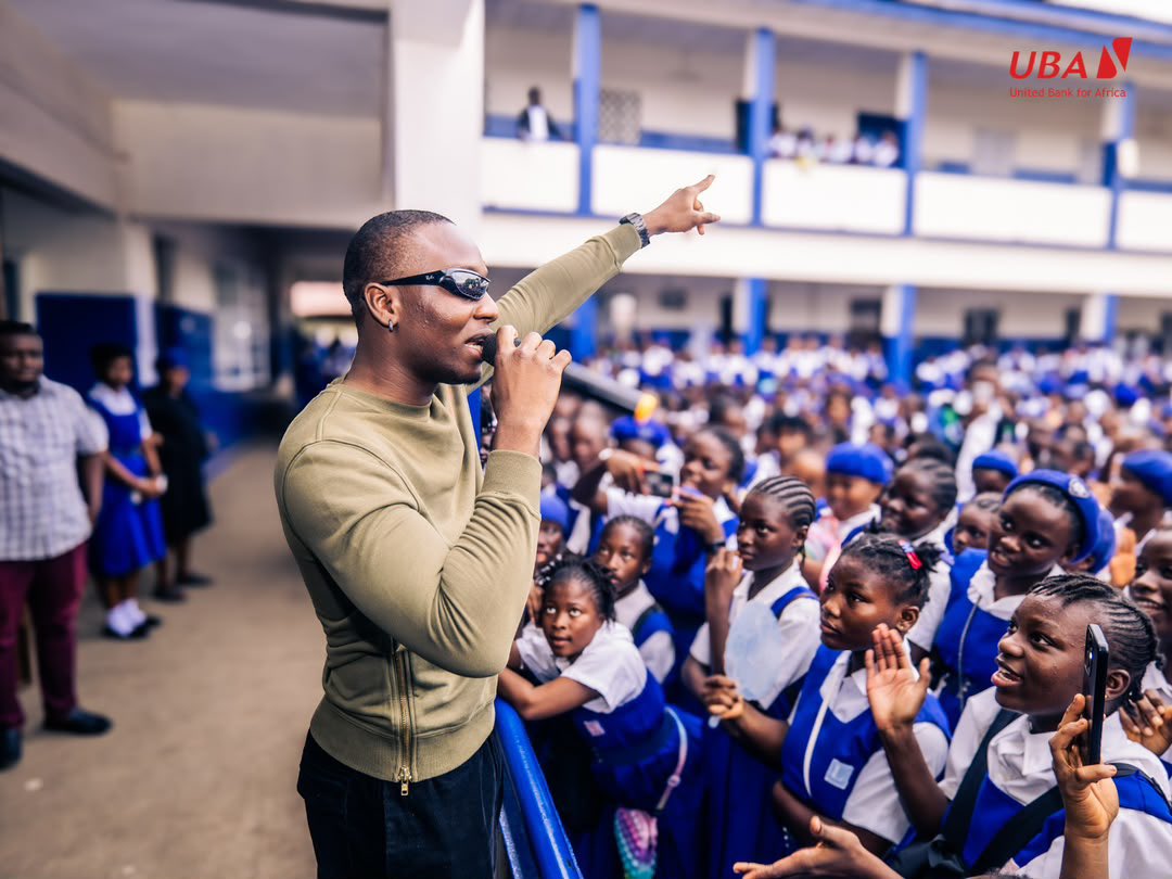 shukubly's tweet photo. Our next stop with @drizilik and @UBA_SierraLeone was at the FSSG School and what a moment it was.

Krio fusion is a moment https://t.co/hYqMYaWpXI