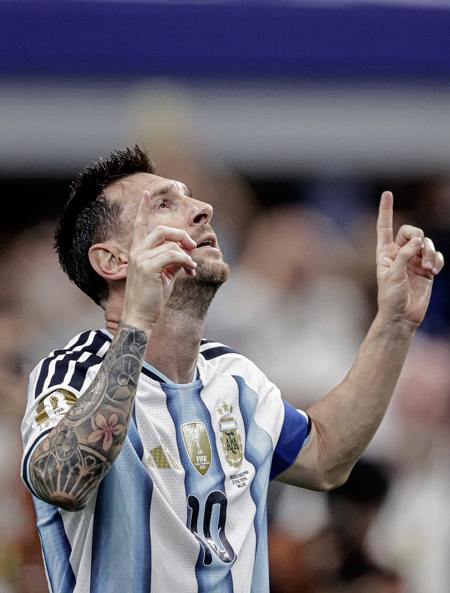 ittr0's tweet photo. اقسم بالله الاعظظم بالتاريخ والله الافضل مع كل هدف مشاعر ودموع والله مب طبيعي 🐐🐐🐐💙💙💙💙💙💙💙 https://t.co/rwMvjyAdGs