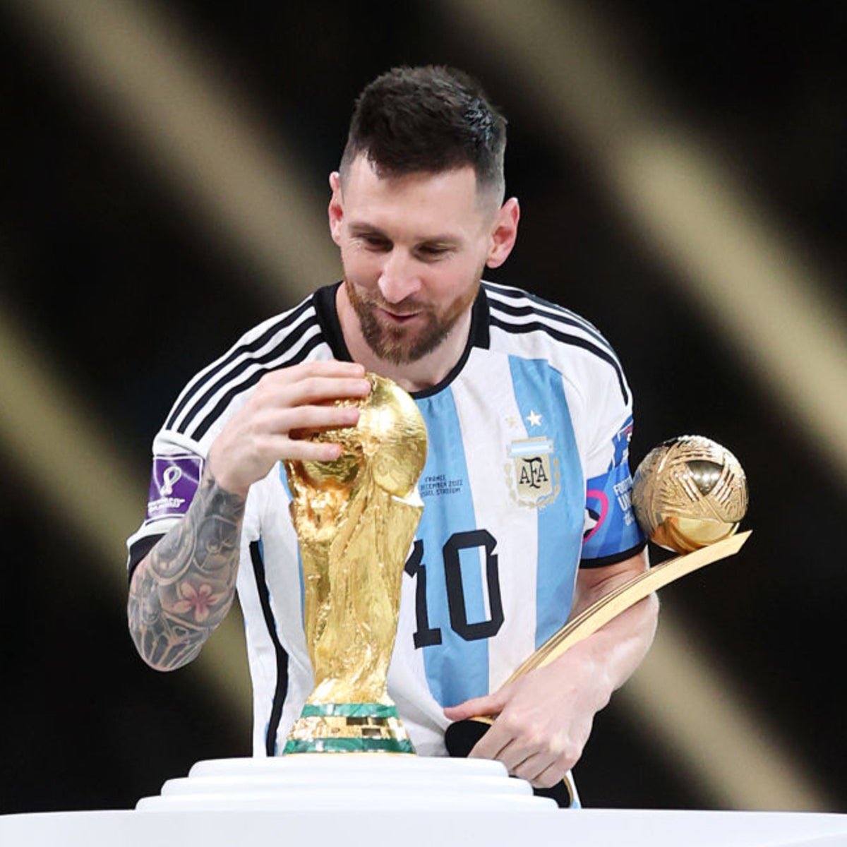 GxldePepeElias's tweet photo. Compararlo con Cristiano hace más mal a Cristiano que a Messi.

Es el mejor jugador de la historia del fútbol y no hay ningún tipo de debate posible. https://t.co/7V5dfavYkR