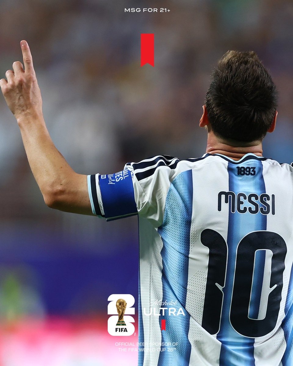 MichelobULTRA's tweet photo. Leo Messi is doing his part to keep the defending champs undefeated

Leo Messi Está haciendo lo suyo para mantener invictos a los últimos campeones. https://t.co/8GTKgcQnbM
