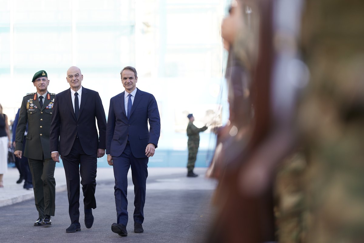 PrimeministerGR's tweet photo. Η σημερινή είναι μία κομβική μέρα για την ασφάλεια της πατρίδας μας, καθώς η Διεύθυνση Πληροφορικής - Κυβερνοχώρου του ΓΕΕΘΑ αποκτά το δικό της «σπίτι». Ένα «σπίτι» υψηλών προδιαγραφών, με εξοπλισμό αντάξιο του κρίσιμου έργου που επιτελεί. https://t.co/HOPYv8i6Hw https://t.co/mAYbp2WLfc