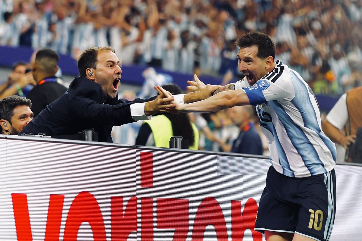 GoatEH9's tweet photo. Lionel Messi's magnificent night. https://t.co/CY9RV0oqBd